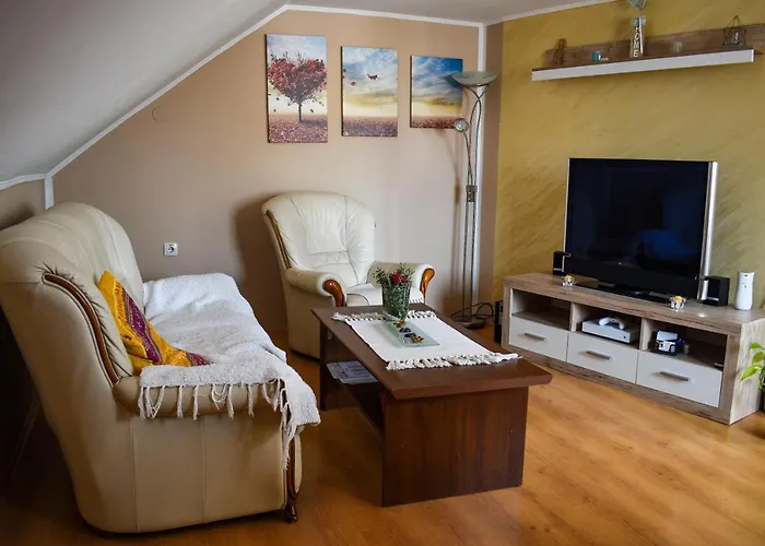 Golden Bis, アパート