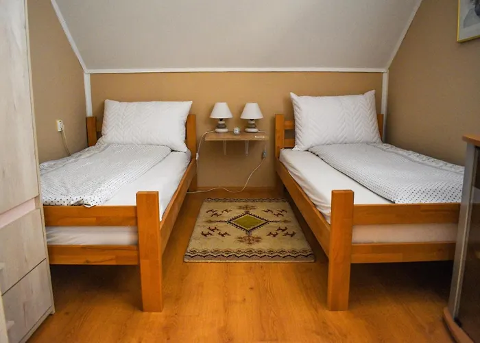 Golden Bis, アパート *