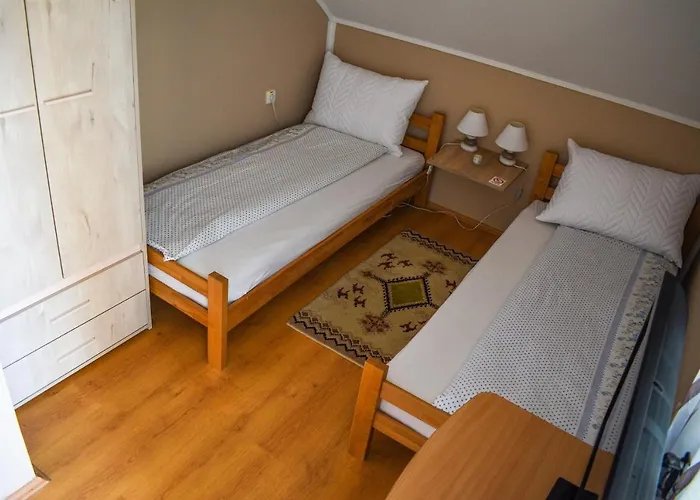 Golden Bis, アパート スボティツァ