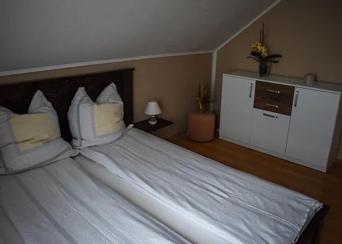 Golden Bis, スボティツァ