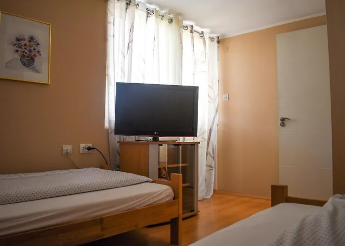 アパート Golden Bis, スボティツァ