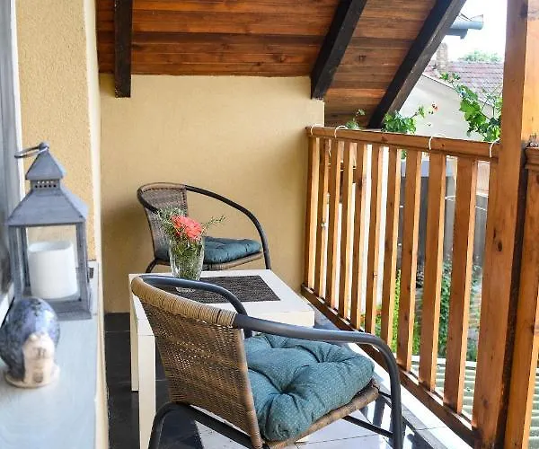 アパート Golden Bis,